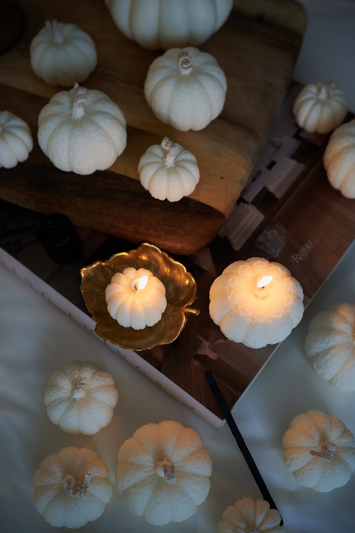 white pumpkin S