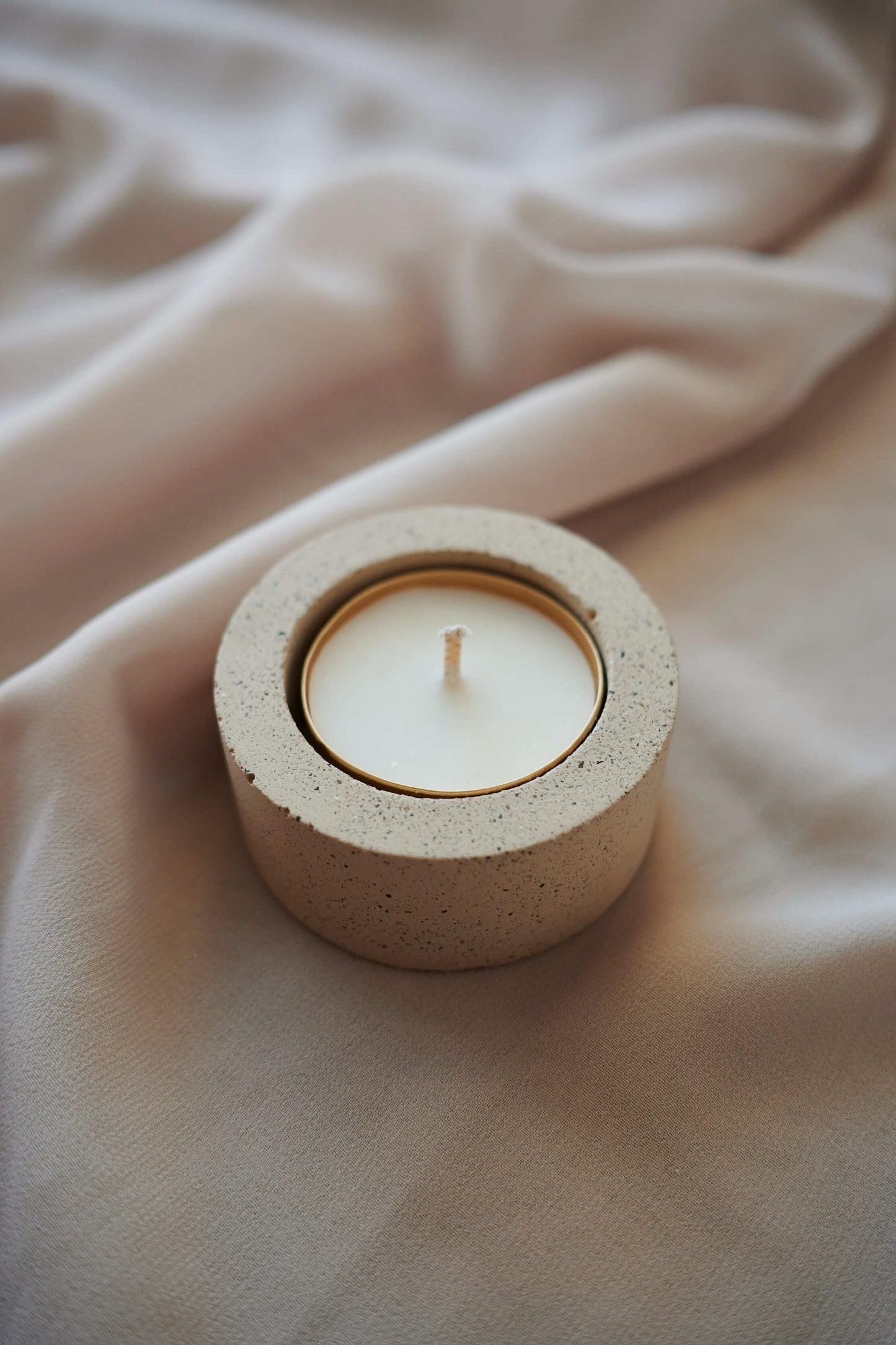 Yves candle holder